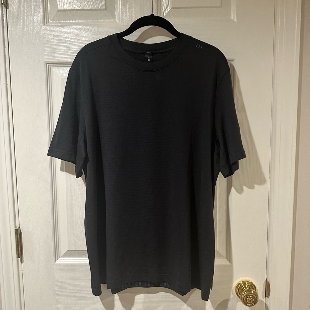 lululemon athletica Charcoal Short Sleeve Tee